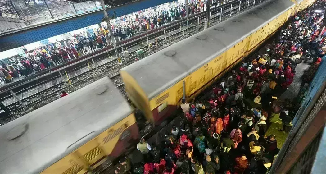 Delhi Stampede : బాధిత కుటుంబాలకు రూ.10లక్షల పరిహారం ప్రకటించిన ప్రభుత్వం Delhi Stampede : బాధిత కుటుంబాలకు రూ.10లక్షల పరిహారం ప్రకటించిన ప్రభుత్వం