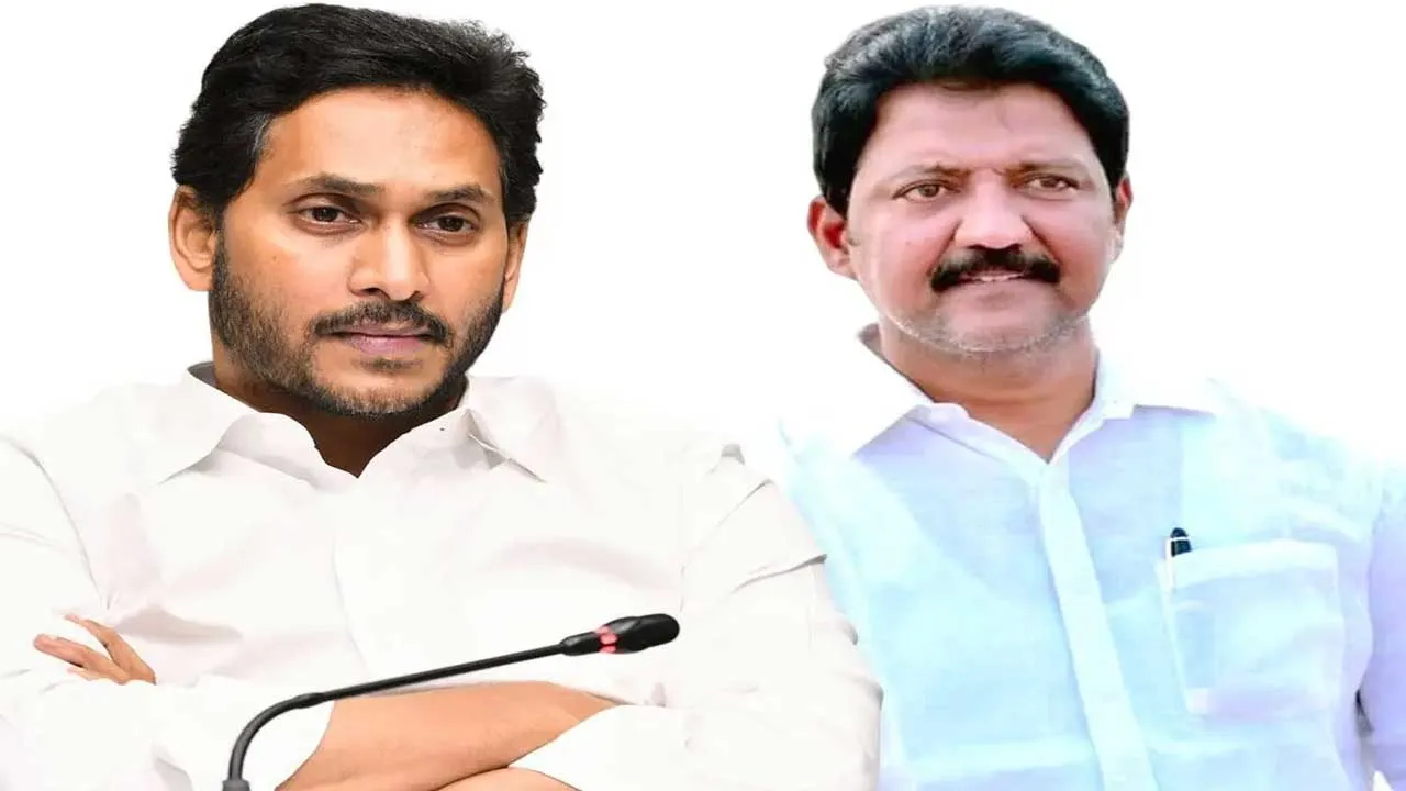 Jagan Meet Vamsi : జైల్లో వంశీతో జగన్ భేటీ.. ఎప్పుడంటే? Jagan Meet Vamsi : జైల్లో వంశీతో జగన్ భేటీ.. ఎప్పుడంటే?