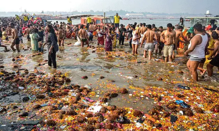 కుంభమేళాలో లక్షలాది మంది భక్తుల స్నానాలు.. గంగా నదిలో పెరిగిన కోలిఫాం బ్యాక్టీరియా