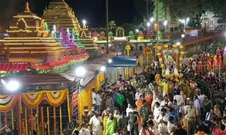 నేటి నుంచి శ్రీశైలంలో మహాశివరాత్రి బ్రహ్మోత్సవాలు.. 11 రోజుల పాటు వైభవంగా.. నేటి నుంచి శ్రీశైలంలో మహాశివరాత్రి బ్రహ్మోత్సవాలు.. 11 రోజుల పాటు వైభవంగా..