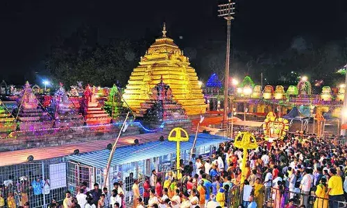 Srisailam : శ్రీశైలంలో శివరాత్రి శోభ.. ఆకట్టుకుంటున్న అలంకరణ Srisailam : శ్రీశైలంలో శివరాత్రి శోభ.. ఆకట్టుకుంటున్న అలంకరణ