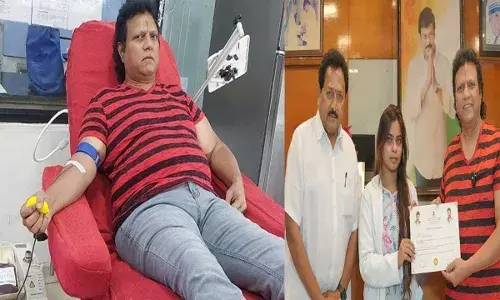 Manisharma : చిరంజీవి బ్లడ్ బ్యాంక్లో రక్తదానం చేసిన మణిశర్మ Manisharma : చిరంజీవి బ్లడ్ బ్యాంక్లో రక్తదానం చేసిన మణిశర్మ