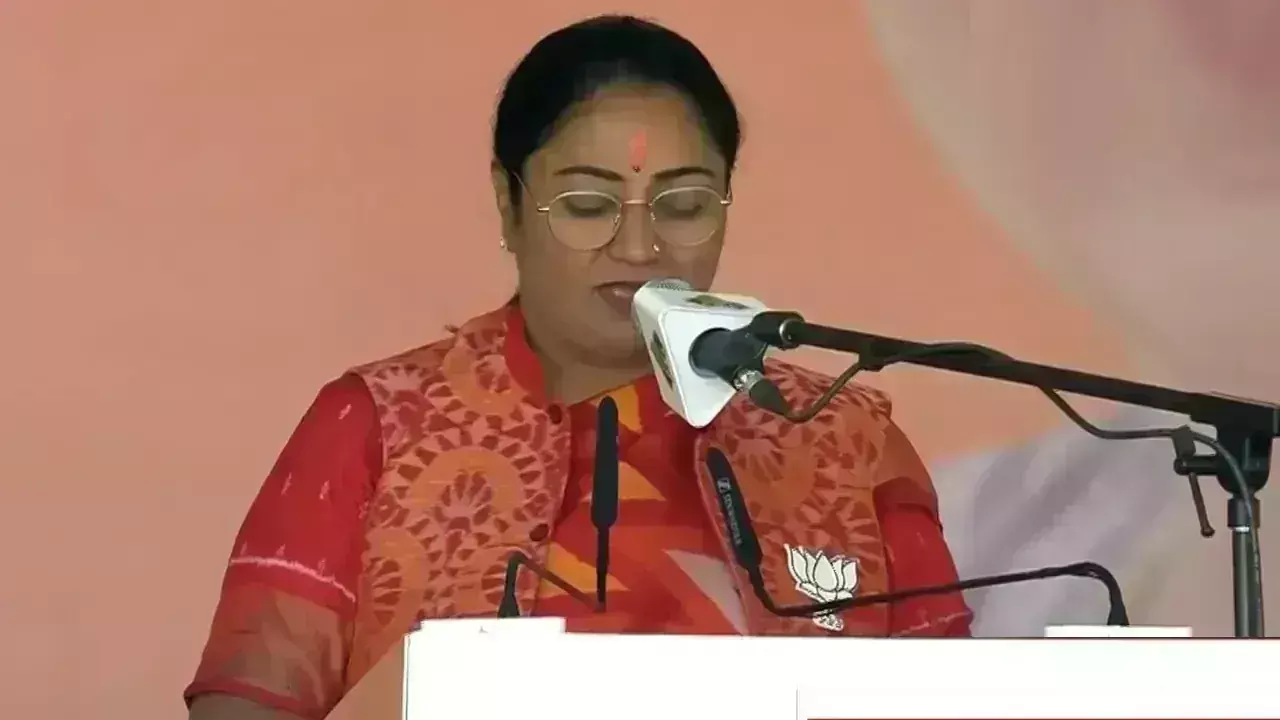 Delhi CM Rekha Gupta: ఢిల్లీ సీఎం రేఖా గుప్తా ప్రమాణస్వీకారం.. Delhi CM Rekha Gupta: ఢిల్లీ సీఎం రేఖా గుప్తా ప్రమాణస్వీకారం..