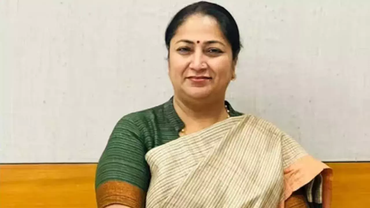 Delhi CM Rekha Gupta : ఢిల్లీ సీఎం రేఖా గుప్తా ఆస్తులు, అప్పుల వివరాలివే Delhi CM Rekha Gupta : ఢిల్లీ సీఎం రేఖా గుప్తా ఆస్తులు, అప్పుల వివరాలివే