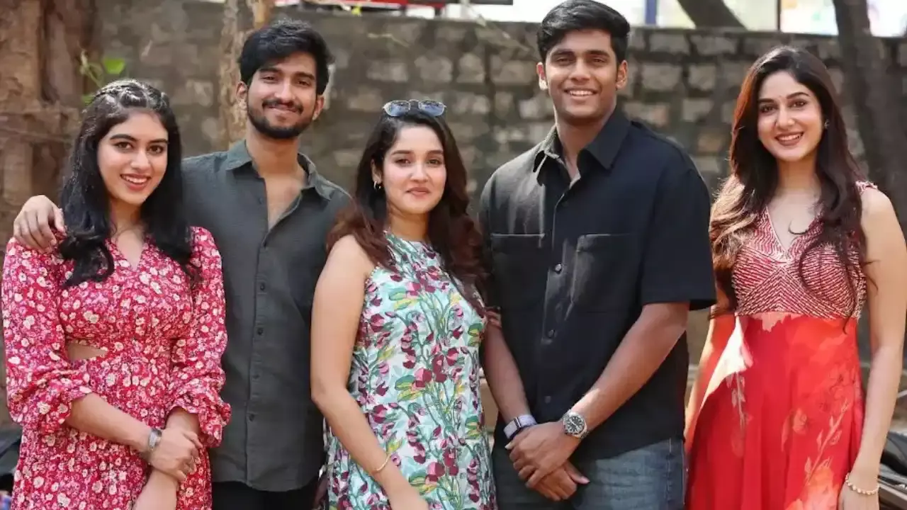 Dhanush :  యూత్ పల్స్ పట్టుకున్న ధనుష్