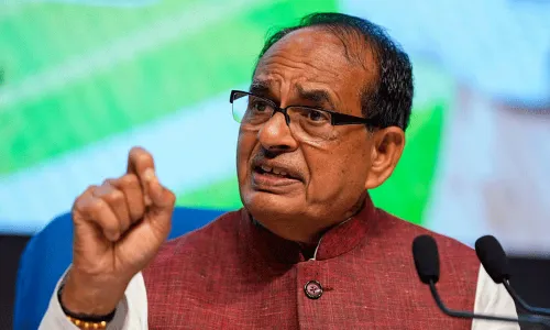 విమానంలో విరిగిన సీటు.. ఎయిర్ ఇండియాపై మండిపడ్డ మంత్రి.. విమానంలో విరిగిన సీటు.. ఎయిర్ ఇండియాపై మండిపడ్డ మంత్రి..