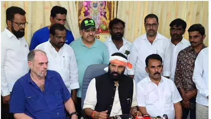 SLBC: కార్మికులను రక్షించేందుకు భారత సైన్యం SLBC: కార్మికులను రక్షించేందుకు భారత సైన్యం