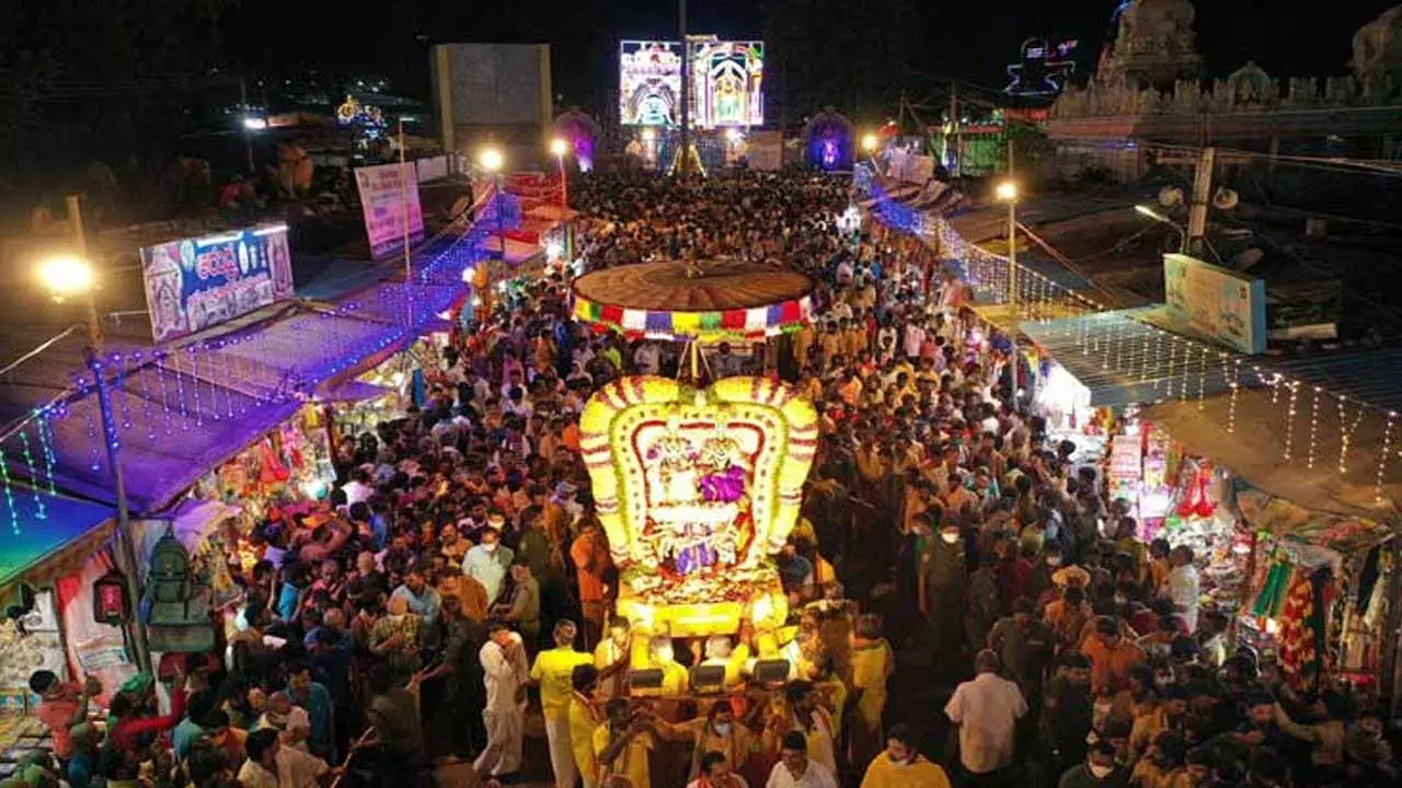 Srisailam : శ్రీశైలంలో రావణ వాహన సేవ Srisailam : శ్రీశైలంలో రావణ వాహన సేవ