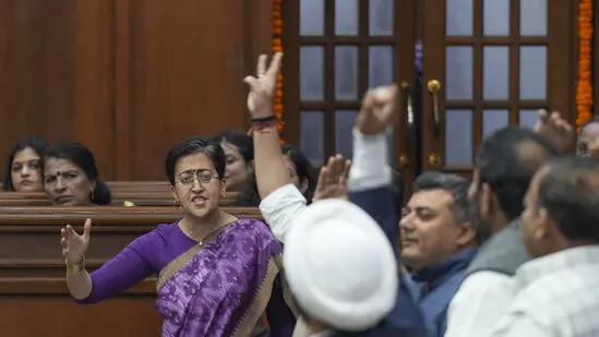 Delhi Assembly: ఢిల్లీ అసెంబ్లీలో రగడ.. Delhi Assembly: ఢిల్లీ అసెంబ్లీలో రగడ..