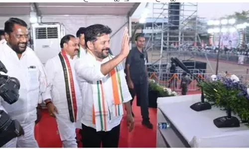 REVANTH: ఫాంహౌజ్‌లో కూర్చుని ప్రభుత్వంపై కుట్రలు