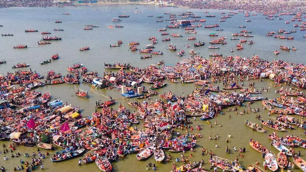 Kumbh Mela : మహా కుంభమేళాలో 62 కోట్ల మంది పుణ్యస్నానాలు Kumbh Mela : మహా కుంభమేళాలో 62 కోట్ల మంది పుణ్యస్నానాలు