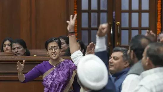 Delhi Assembly: ఢిల్లీ  అసెంబ్లీలో రగడ.. Delhi Assembly: ఢిల్లీ  అసెంబ్లీలో రగడ..