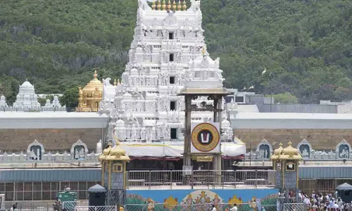 Tirumala : శ్రీవారి సర్వదర్శనానికి 8 గంటలు Tirumala : శ్రీవారి సర్వదర్శనానికి 8 గంటలు