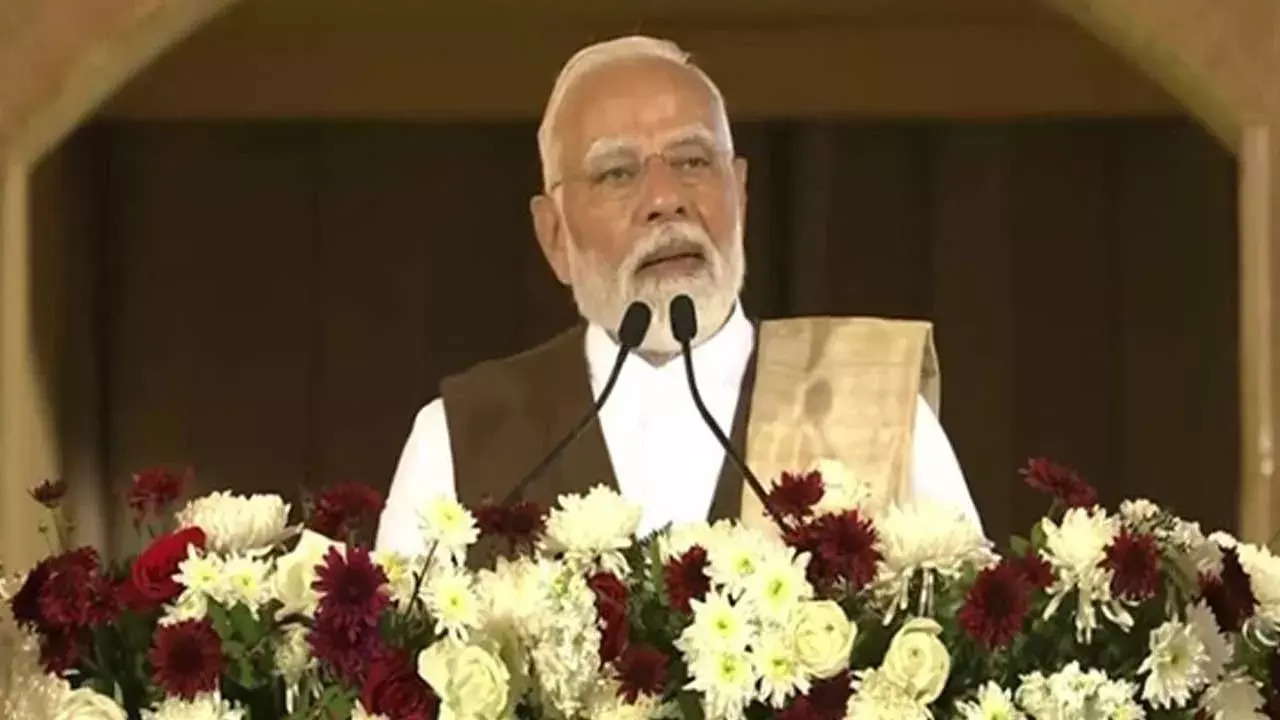 PM Modi : చాయ్ వాలాకే తేయాకు వాసన తెలుసు.. మోడీ హాట్ కామెంట్