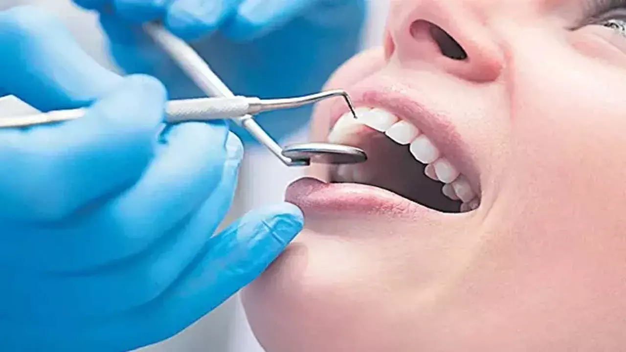 Dental Problems : పళ్ల సమస్యలు రాకుండా ఉండాలంటే ఇవి మానేయండి! Dental Problems : పళ్ల సమస్యలు రాకుండా ఉండాలంటే ఇవి మానేయండి!