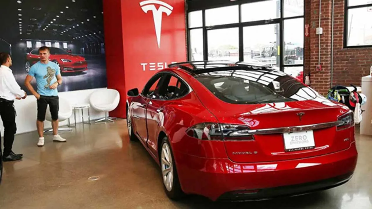 Tesla Showroom : ముంబైలో టెస్లా షోరూం రెడీ Tesla Showroom : ముంబైలో టెస్లా షోరూం రెడీ