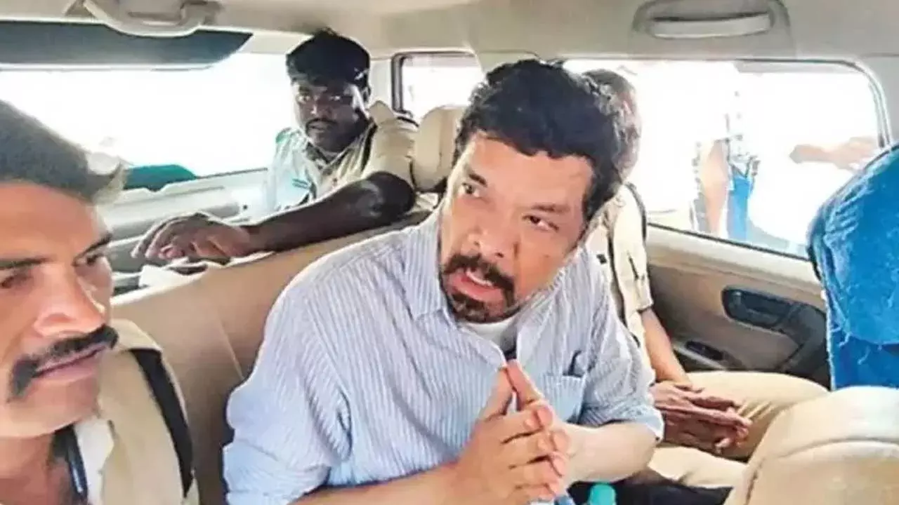 Posani Krishna Murali : నరసరావుపేట కోర్టుకు పోసాని Posani Krishna Murali : నరసరావుపేట కోర్టుకు పోసాని