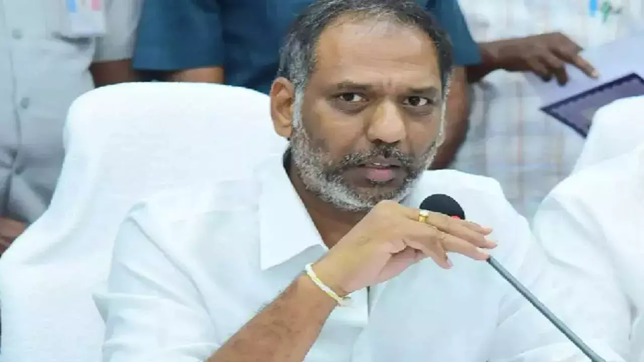 Minister Gottipati : విద్యుత్ ఛార్జీల పెంపు పాపం జగన్దే: మంత్రి గొట్టిపాటి Minister Gottipati : విద్యుత్ ఛార్జీల పెంపు పాపం జగన్దే: మంత్రి గొట్టిపాటి