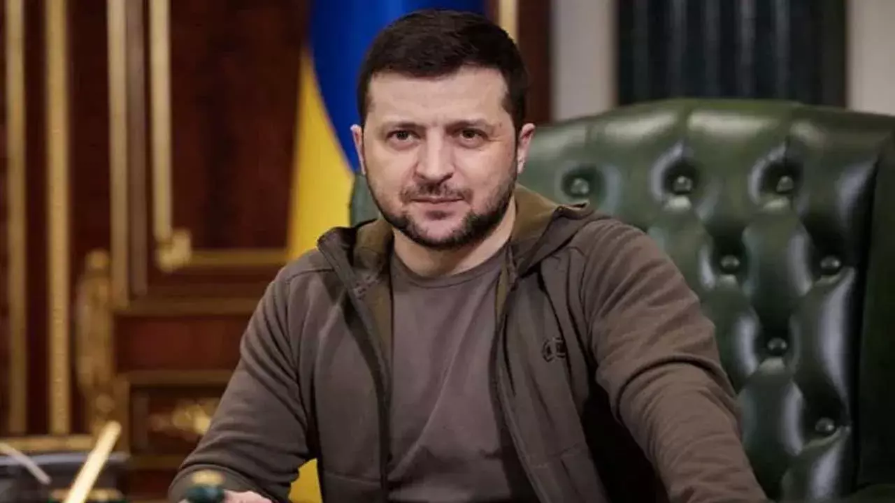 Zelensky : యుద్ధం ముగింపు ఇప్పట్లో లేనట్లే: జెలెన్స్కీ Zelensky : యుద్ధం ముగింపు ఇప్పట్లో లేనట్లే: జెలెన్స్కీ