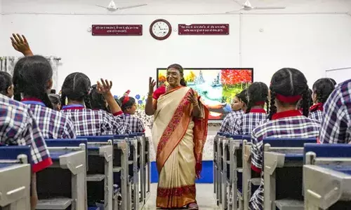 President Murmu : టీచర్ గా మారిన రాష్ట్రపతి ముర్ము.. ఏం లెసన్ చెప్పారంటే? President Murmu : టీచర్ గా మారిన రాష్ట్రపతి ముర్ము.. ఏం లెసన్ చెప్పారంటే?