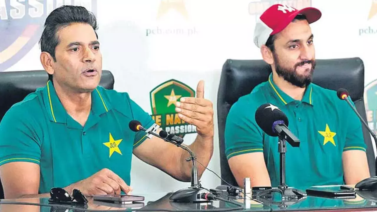 Pak Cricket Team : రిజ్వాన్, బాబర్ పై వేటు! Pak Cricket Team : రిజ్వాన్, బాబర్ పై వేటు!