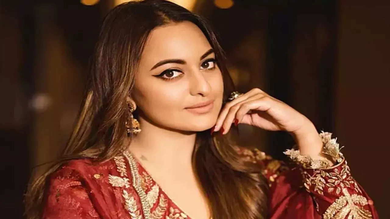 Sonakshi Sinha : జటాధరతో తెలుగులో సోనాక్షి సిన్హా అరంగేట్రం Sonakshi Sinha : జటాధరతో తెలుగులో సోనాక్షి సిన్హా అరంగేట్రం