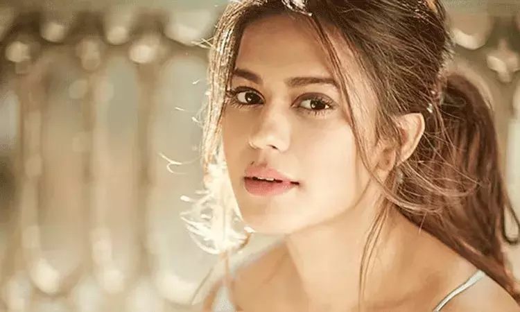 ఏడాది కాలంలో 30 సార్లు దుబాయ్ సందర్శన.. గోల్డ్ స్మగ్లింగ్ కు ఒక్కో ట్రిప్కు రూ. 12 లక్షలు ఏడాది కాలంలో 30 సార్లు దుబాయ్ సందర్శన.. గోల్డ్ స్మగ్లింగ్ కు ఒక్కో ట్రిప్కు రూ. 12 లక్షలు