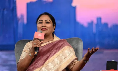 తాను శీష్మహల్లో కూర్చుని పనిచేసే ముఖ్యమంత్రిని కాదన్న రేఖా గుప్తా.. తాను శీష్మహల్లో కూర్చుని పనిచేసే ముఖ్యమంత్రిని కాదన్న రేఖా గుప్తా..