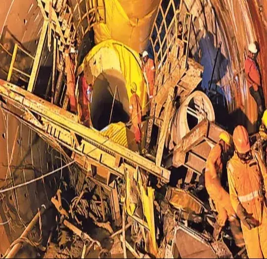 SLBC: ఎస్ఎల్బీసీలో మానవ అవశేషాలు SLBC: ఎస్ఎల్బీసీలో మానవ అవశేషాలు