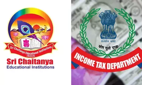 TG : శ్రీ చైతన్య డైరెక్టర్ శ్రీధర్ ఇంట్లో ఐటీ రెయిడ్స్ TG : శ్రీ చైతన్య డైరెక్టర్ శ్రీధర్ ఇంట్లో ఐటీ రెయిడ్స్