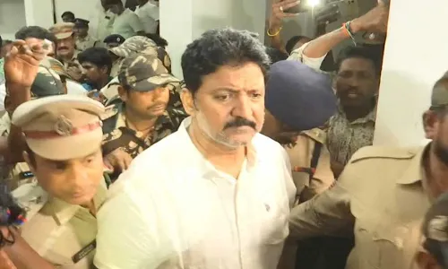 Vallabhaneni Vamsi : బిగ్ షాక్ .. వల్లభనేని వంశీ రిమాండ్ పొడిగింపు Vallabhaneni Vamsi : బిగ్ షాక్ .. వల్లభనేని వంశీ రిమాండ్ పొడిగింపు