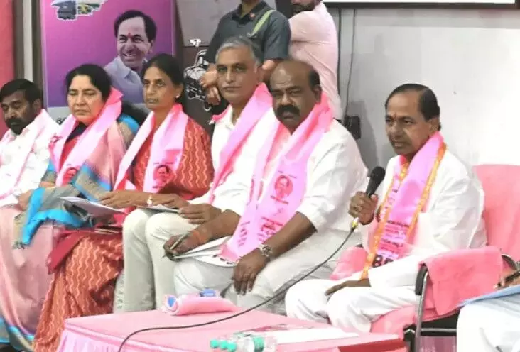 KCR: అసెంబ్లీకి చేరుకున్న కేసీఆర్ KCR: అసెంబ్లీకి చేరుకున్న కేసీఆర్