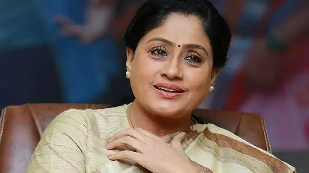 Vijayashanti : విజయశాంతికి ఎమ్మెల్సీ ఇవ్వాలనేది ఏఐసీసీ నిర్ణయమా? Vijayashanti : విజయశాంతికి ఎమ్మెల్సీ ఇవ్వాలనేది ఏఐసీసీ నిర్ణయమా?
