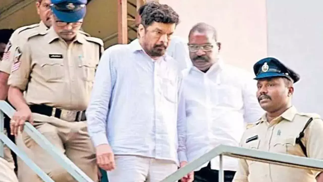 Posani Krishna Murali : పోసానికి బెయిల్ మంజూరు Posani Krishna Murali : పోసానికి బెయిల్ మంజూరు