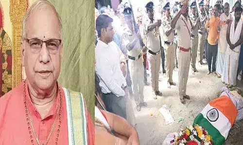 Garimella Balakrishna Prasad : ప్రభుత్వ లాంఛనాలతో.. గరిమెళ్ల అంత్యక్రియలు Garimella Balakrishna Prasad : ప్రభుత్వ లాంఛనాలతో.. గరిమెళ్ల అంత్యక్రియలు