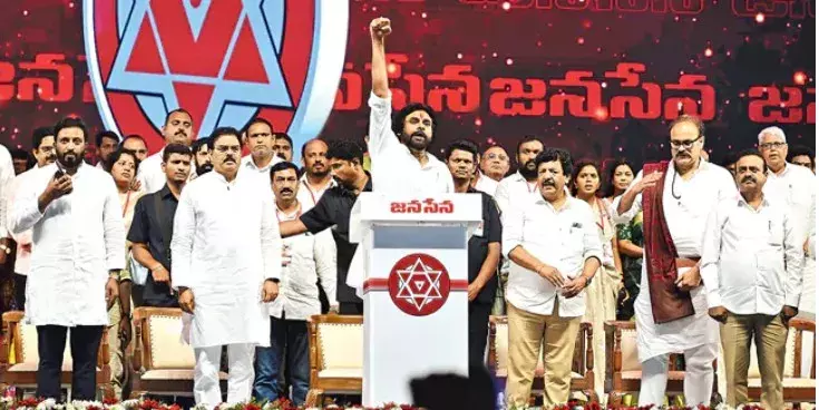 PAWAN: సవాల్ చేసిన తొడల్ని బద్దలు కొట్టాం PAWAN: సవాల్ చేసిన తొడల్ని బద్దలు కొట్టాం