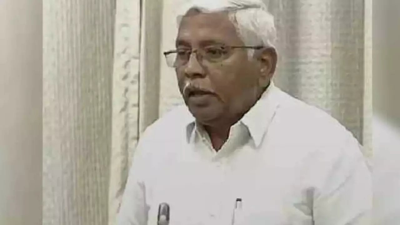 MLC Kodandaram : పదేళ్లలో నిరుద్యోగ సమస్యకు పరిష్కరించలేదన్న ఎమ్మెల్సీ కోదండరామ్ MLC Kodandaram : పదేళ్లలో నిరుద్యోగ సమస్యకు పరిష్కరించలేదన్న ఎమ్మెల్సీ కోదండరామ్