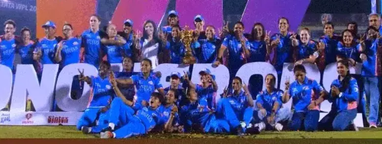 WPL 2025: చరిత్ర సృష్టించిన ముంబై WPL 2025: చరిత్ర సృష్టించిన ముంబై