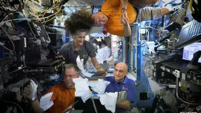 Sunita Williams: 9 నెలల నిరీక్షణకు తెర.. సునీతా వచ్చేస్తోంది.. Sunita Williams: 9 నెలల నిరీక్షణకు తెర.. సునీతా వచ్చేస్తోంది..