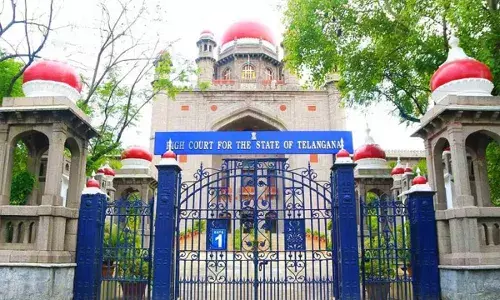 TG High Court : కనీవినీ ఎరుగని తీర్పు.. కోర్టును తప్పుదోవ పట్టించారని కోటి జరిమానా TG High Court : కనీవినీ ఎరుగని తీర్పు.. కోర్టును తప్పుదోవ పట్టించారని కోటి జరిమానా