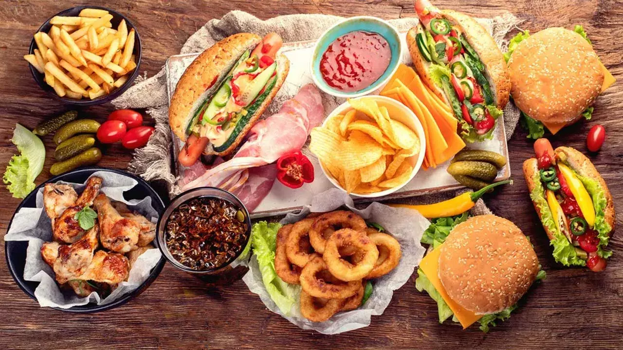 Health Warning : ఫాస్ట్ ఫుడ్ తింటున్నారా? తస్మాత్ జాగ్రత్త Health Warning : ఫాస్ట్ ఫుడ్ తింటున్నారా? తస్మాత్ జాగ్రత్త