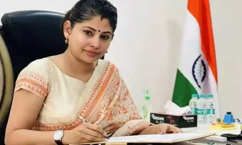 TG : సీనియర్ ఐపీఎస్ స్మితా సబర్వాల్కు నోటీసులు? TG : సీనియర్ ఐపీఎస్ స్మితా సబర్వాల్కు నోటీసులు?