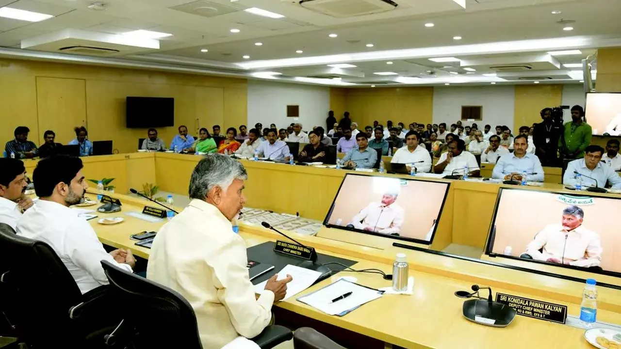 CM Chandrababu : ప్రతి బుధవారం నియోజకవర్గ కార్యకర్తల సమావేశం: సీఎం చంద్రబాబు CM Chandrababu : ప్రతి బుధవారం నియోజకవర్గ కార్యకర్తల సమావేశం: సీఎం చంద్రబాబు