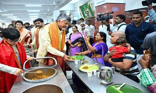 CM Chandrababu : దేవాన్ష్ బర్త్ డే సందర్భంగా తిరుమలలో చంద్రబాబు అన్నదానం CM Chandrababu : దేవాన్ష్ బర్త్ డే సందర్భంగా తిరుమలలో చంద్రబాబు అన్నదానం