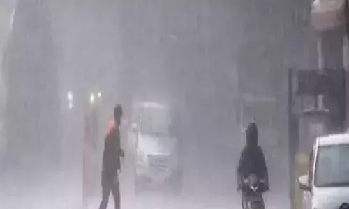 Rains: తెలంగాణలో భారీ వడగళ్ల వాన Rains: తెలంగాణలో భారీ వడగళ్ల వాన