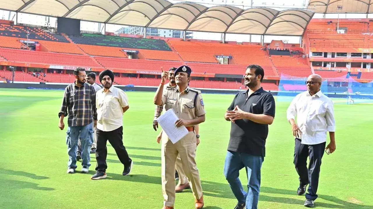 IPL 2025 : ఉప్పల్లో ఐపీఎల్ మ్యాచ్ లు సీపీ కీలక ఆదేశాలు IPL 2025 : ఉప్పల్లో ఐపీఎల్ మ్యాచ్ లు సీపీ కీలక ఆదేశాలు