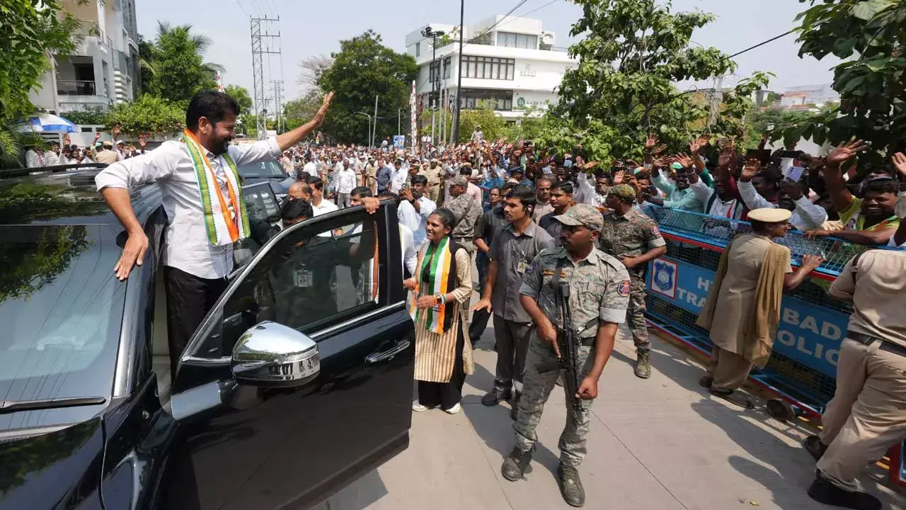 TG : కేసీఆర్ శాసన సభ్యత్వం రద్దు చేయాలి.. గజ్వేల్ నేతల డిమాండ్ TG : కేసీఆర్ శాసన సభ్యత్వం రద్దు చేయాలి.. గజ్వేల్ నేతల డిమాండ్