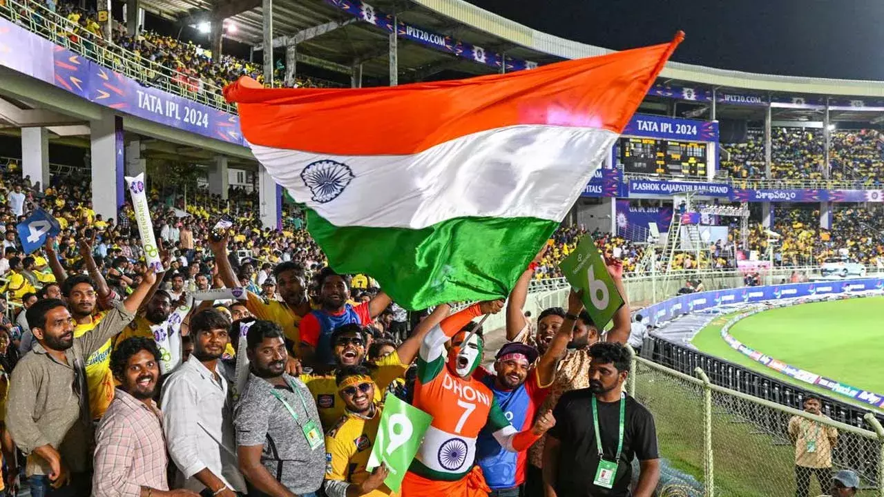 IPL Match : వైజాగ్ లో ఢిల్లీ Vs లక్నో ఐపీఎల్ మ్యాచ్.. ఫ్యాన్స్ సందడి IPL Match : వైజాగ్ లో ఢిల్లీ Vs లక్నో ఐపీఎల్ మ్యాచ్.. ఫ్యాన్స్ సందడి