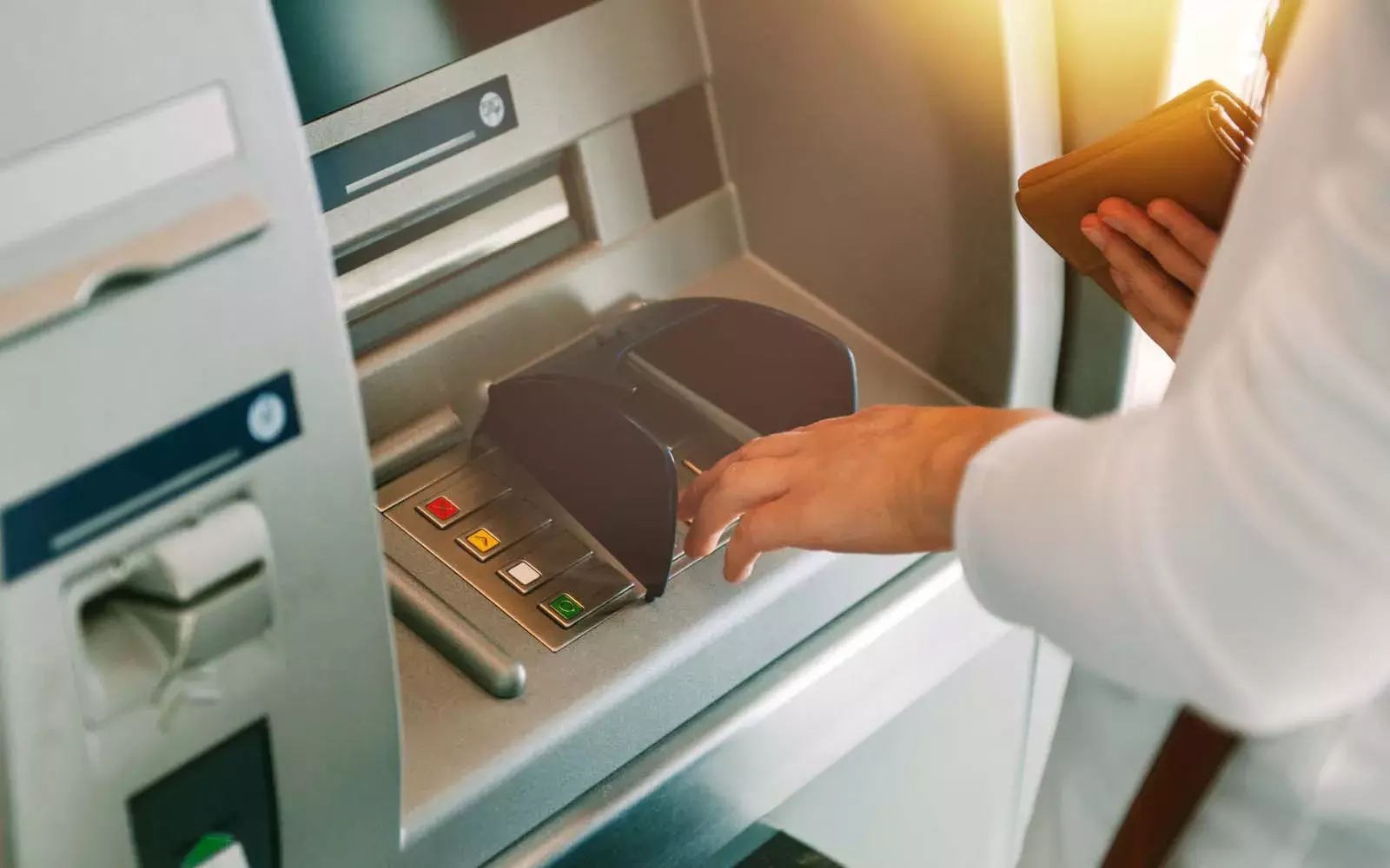 ATM Withdraw:  మే నుంచి ఏటీఎం చార్జీల మోత