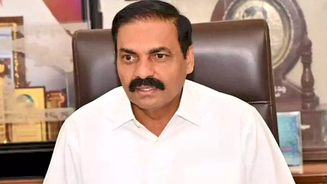 AP : మాజీ మంత్రి కాకాణి గోవర్ధన్ రెడ్డిపై కేసు నమోదు AP : మాజీ మంత్రి కాకాణి గోవర్ధన్ రెడ్డిపై కేసు నమోదు